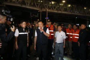 Thai Prime Minister Visits Scene of Deadly Train-Bus Collision in Bangkok