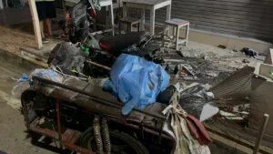 CCTV Captures Moment Driver Swerves to Avoid Motorcycle and Crashes into Street Sweeper’s Sidecar in Pattaya, Causing Sweeper Serious Injury