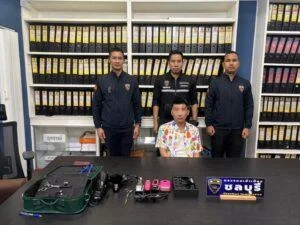 Chinese National Arrested in Pattaya for Illegally Working as a Barber